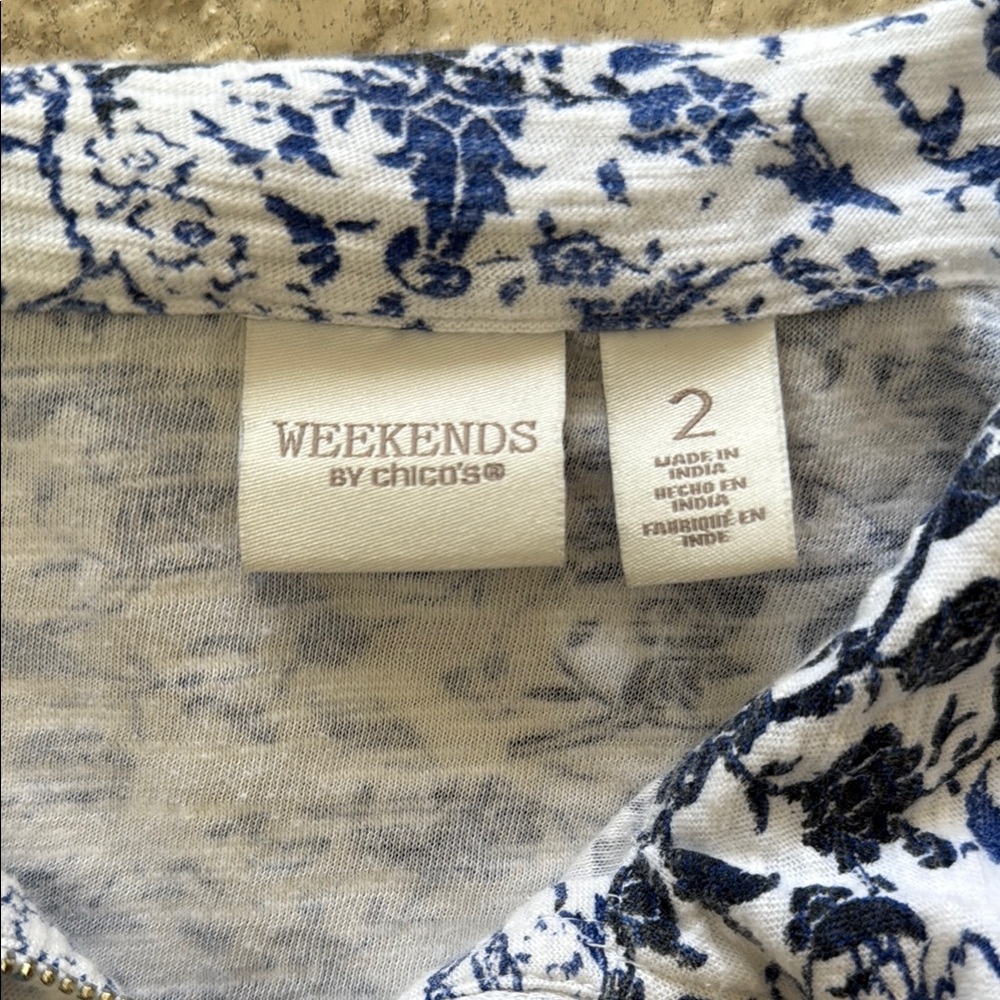 Chico's Blue and White Patterned Top - Picture 4 of 8